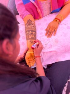 BEST MEHNDI DESIGNER IN AGRA 
